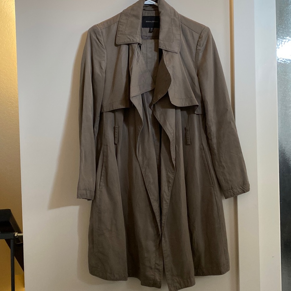 Banana Republic trench coat in XS
